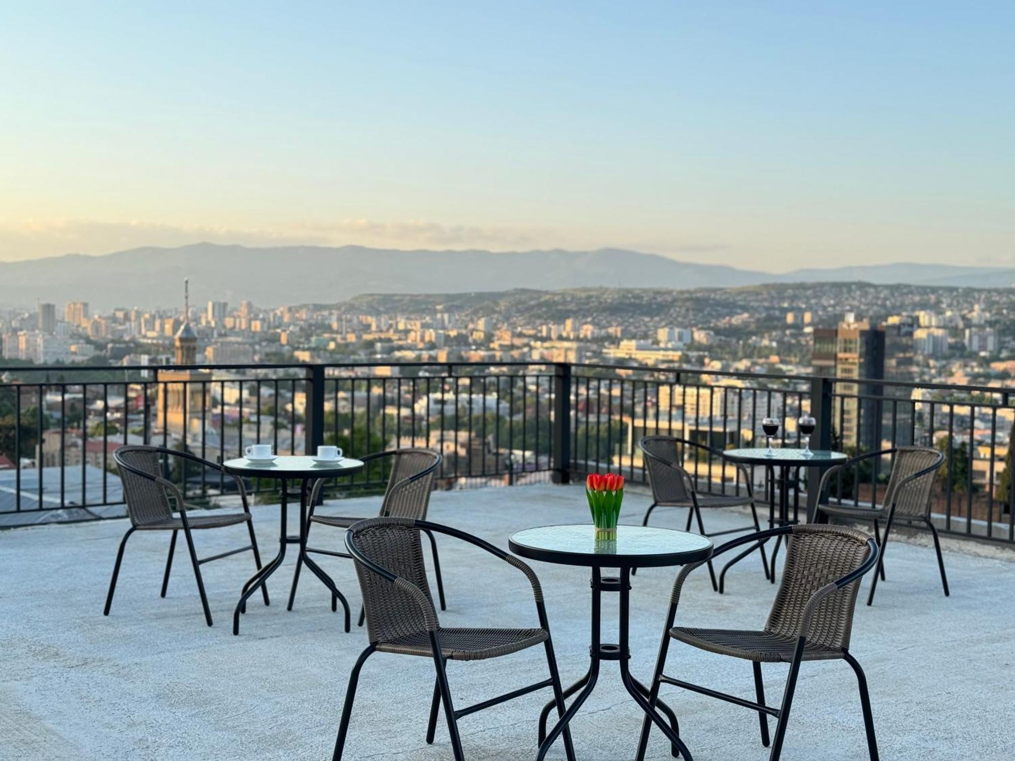 Brothers Apartments With Terrace In Old Tbilisi Buitenkant foto