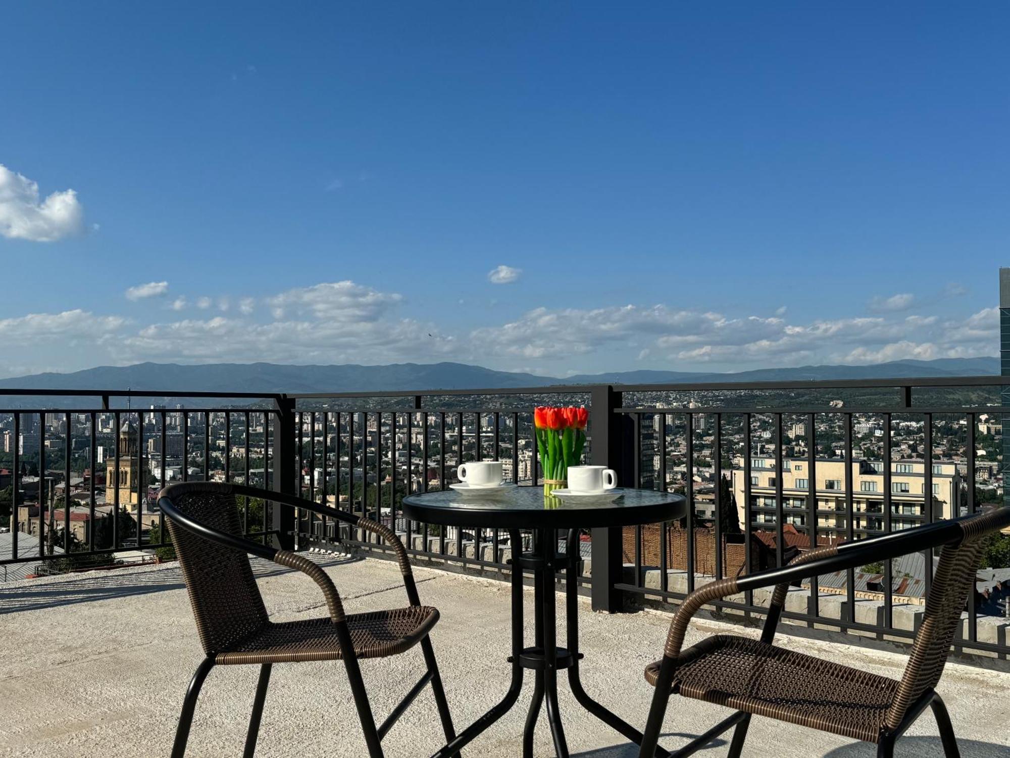 Brothers Apartments With Terrace In Old Tbilisi Buitenkant foto